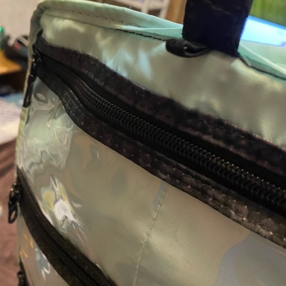 Gym or Diaper Bag with hook for hanging & drawstring bag included! SIZE OS - Picture 12 of 12